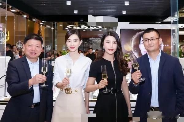 摊上大事了！王丽坤前夫诈骗案受害者称质疑王丽坤前夫詹浩礼与其中一受害人身份存在巨