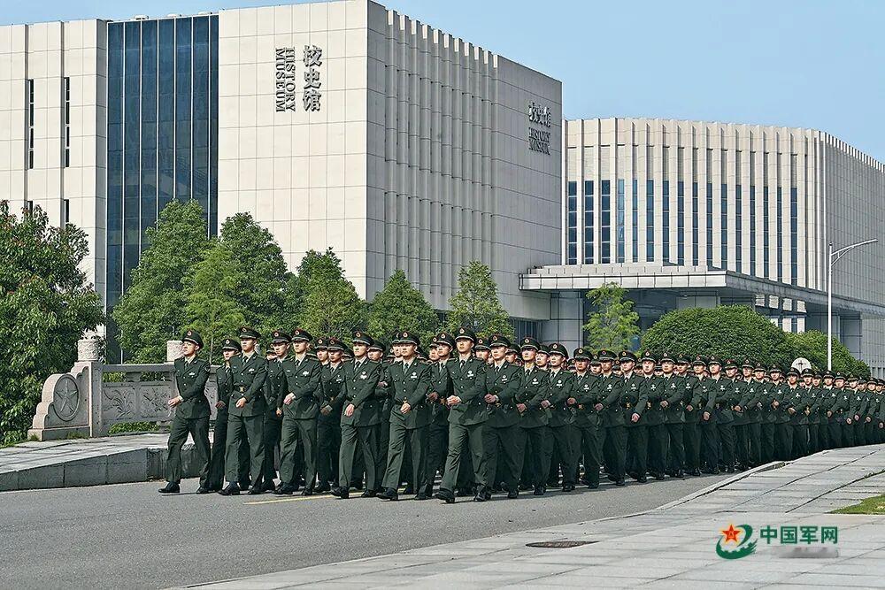 直招军官招收专业
经初步统计，近年来直招军士涉及道路运输、汽车制造、电子信息、通