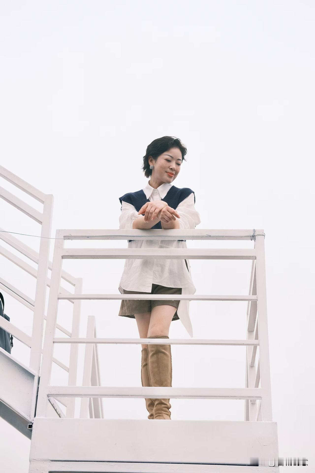 不求人好感，不予人难堪，
心有主见，笑对每一天！余生要放宽心态 余生要开心一点 