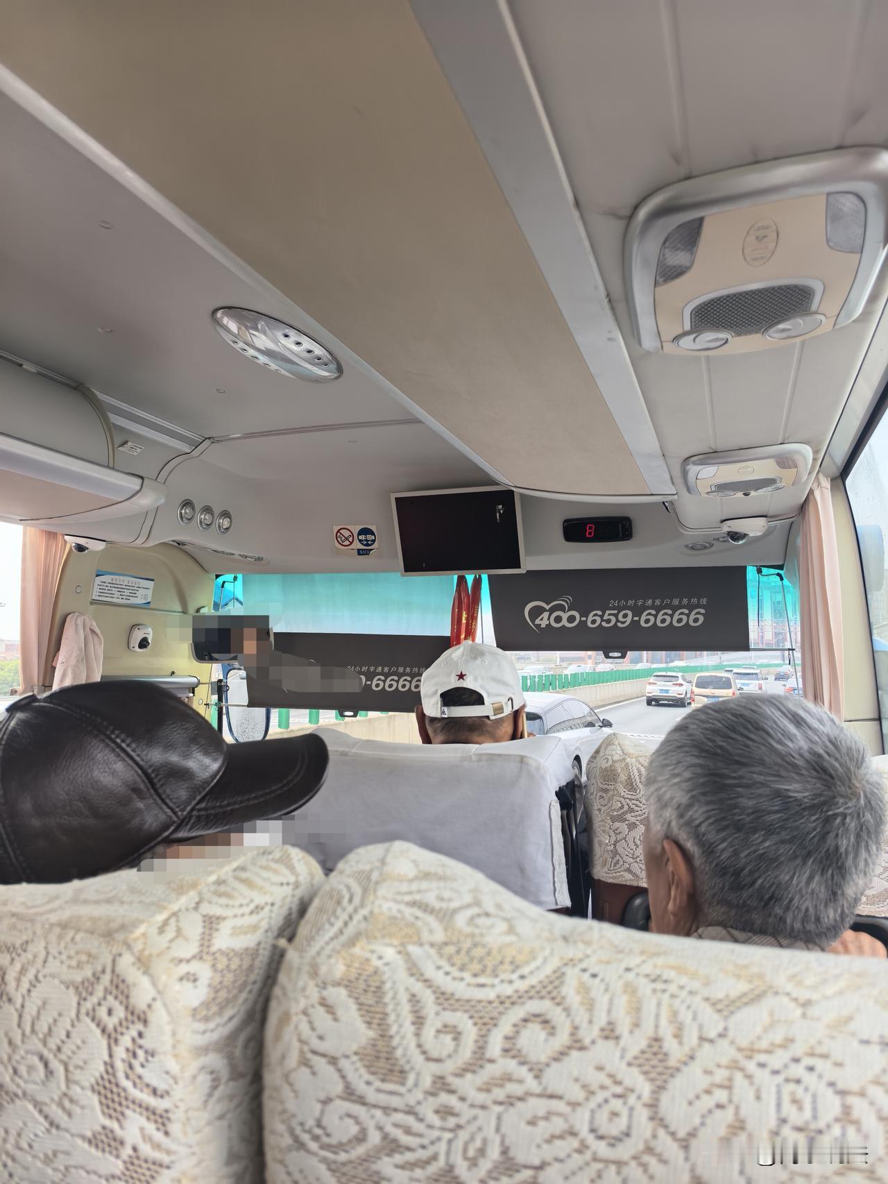 这个年轻人心里究竟在想什么？报团参加旅行社组织的旅游无数次，今天我居然遇到这样一