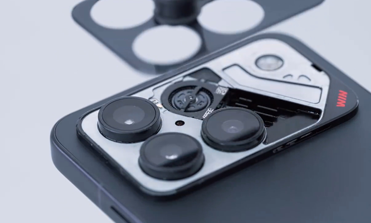 荣耀WIN也内置风扇了，挖孔在后摄模组位置，并且出风口道也是设计在后摄模组Dec