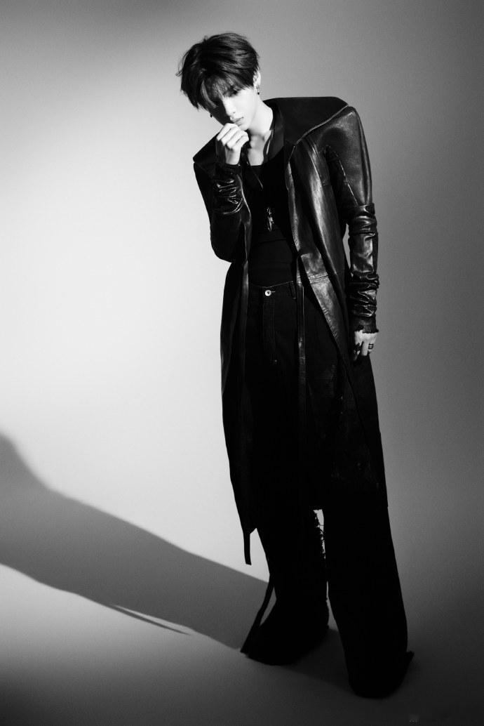 黄明昊重生之大Boss竟是我自己 该说不说，你对自己还是了解的，大Boss的既视