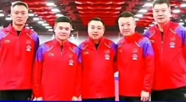 国乒封训结束
新一期教练组名单将公布
据说国乒封训结束
即将公布新一届教练组名单