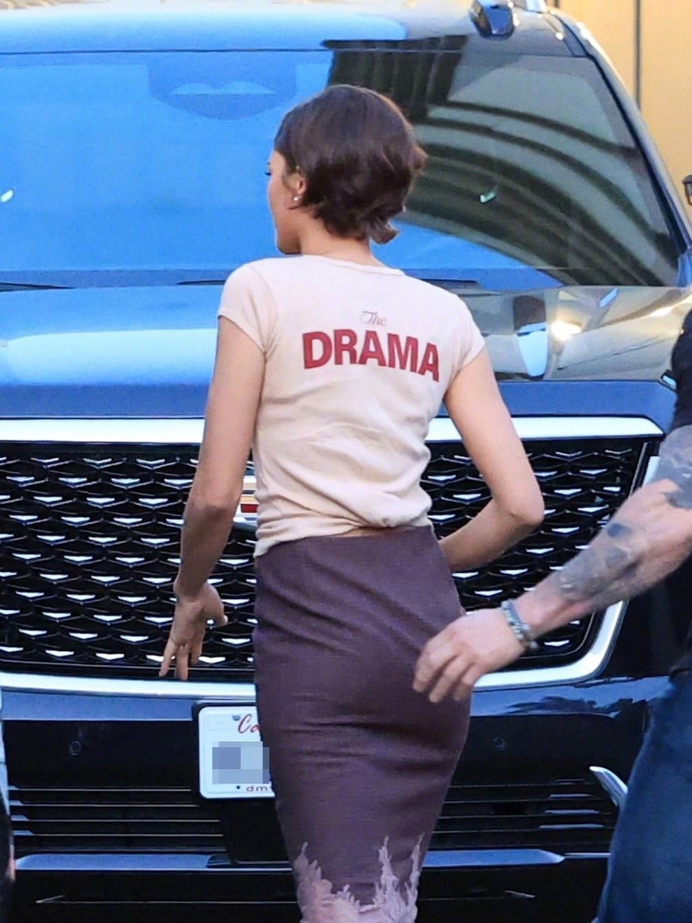 赞达亚和 Robert Pattinson 周末现身洛杉矶 The Grove 