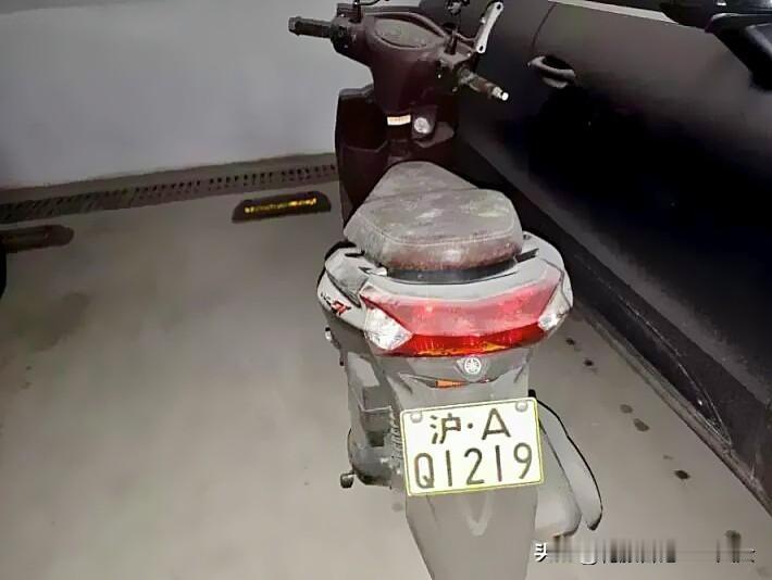 一张铁皮=县城一套房！沪A黄牌凭什么炒到53万？
 
53万=县城一套房=上海一