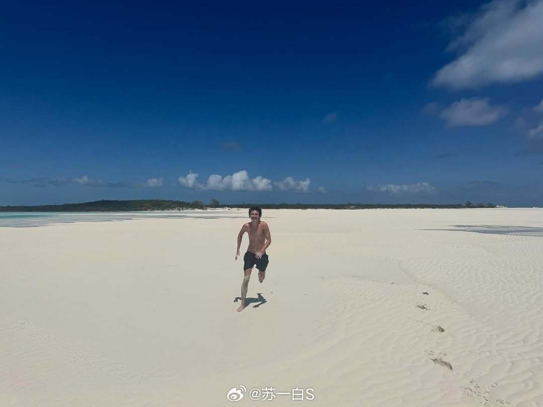 甜茶发的 🆚 Kylie发的 🙊💕 