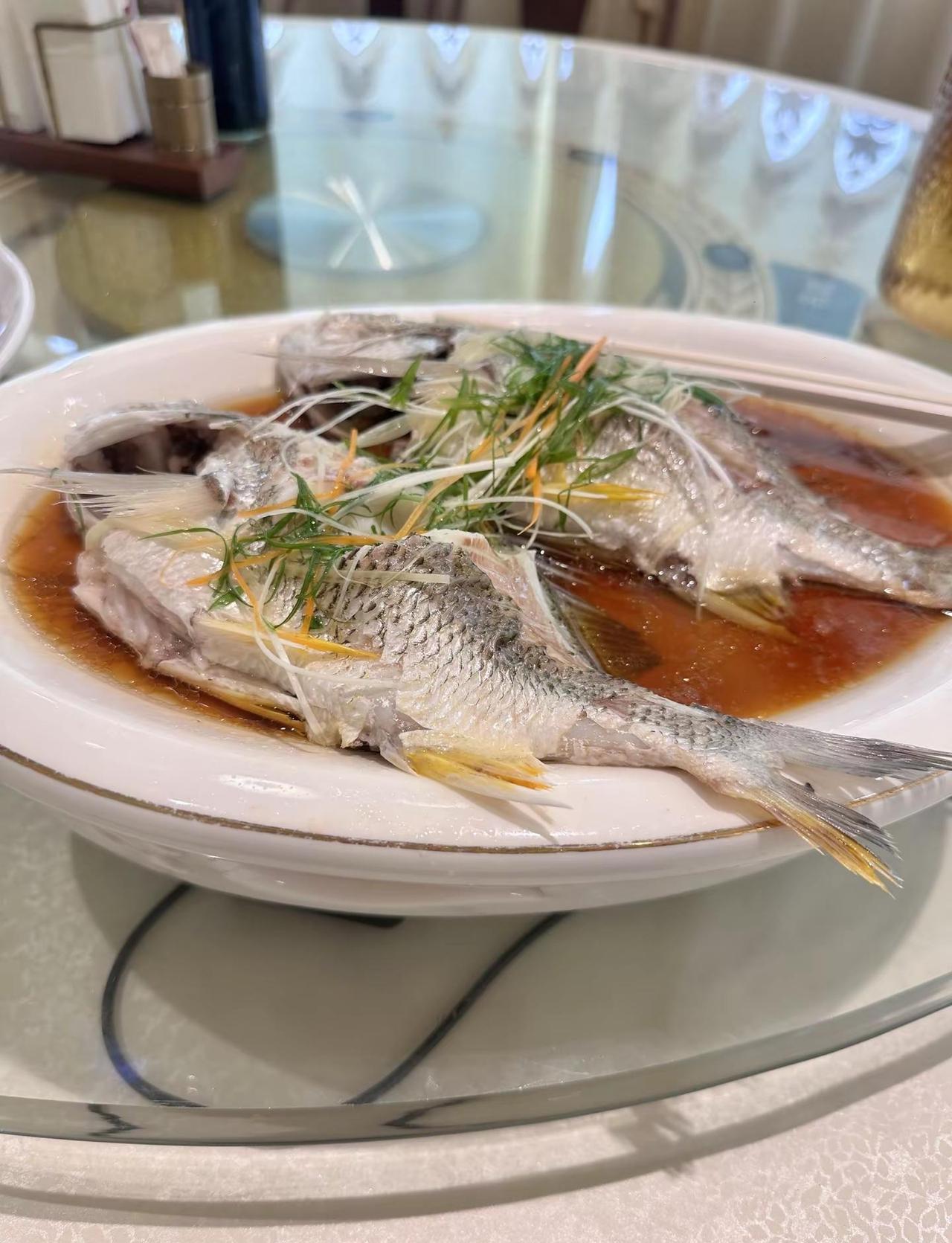 不要找好男人，要找对你有用的男人。不要找有钱的男人，要找能让你变的有钱的男人。不