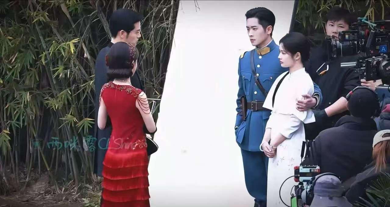 虞昶轩和陶紫宜是联姻对象，叶平君和江学廷是青梅竹马。

可世事弄人，虞昶轩爱上了