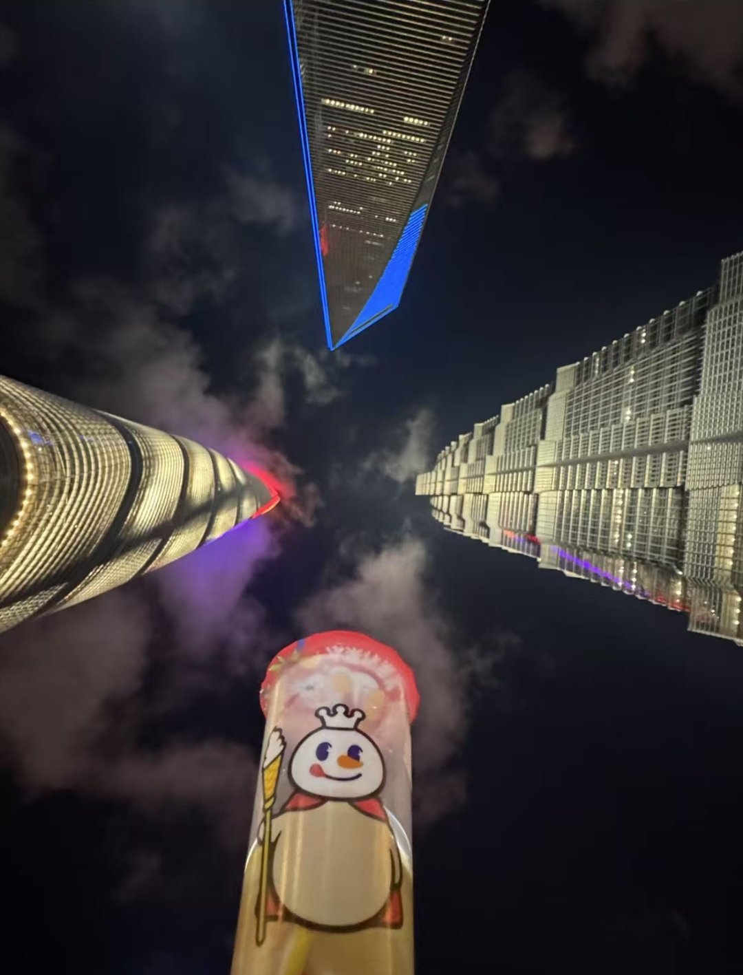 昨天晚上拍的，陆家嘴四件套​​​