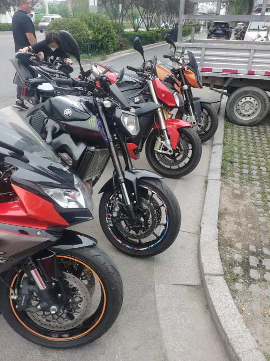 高价收车，汽车，摩托车，带轮子的