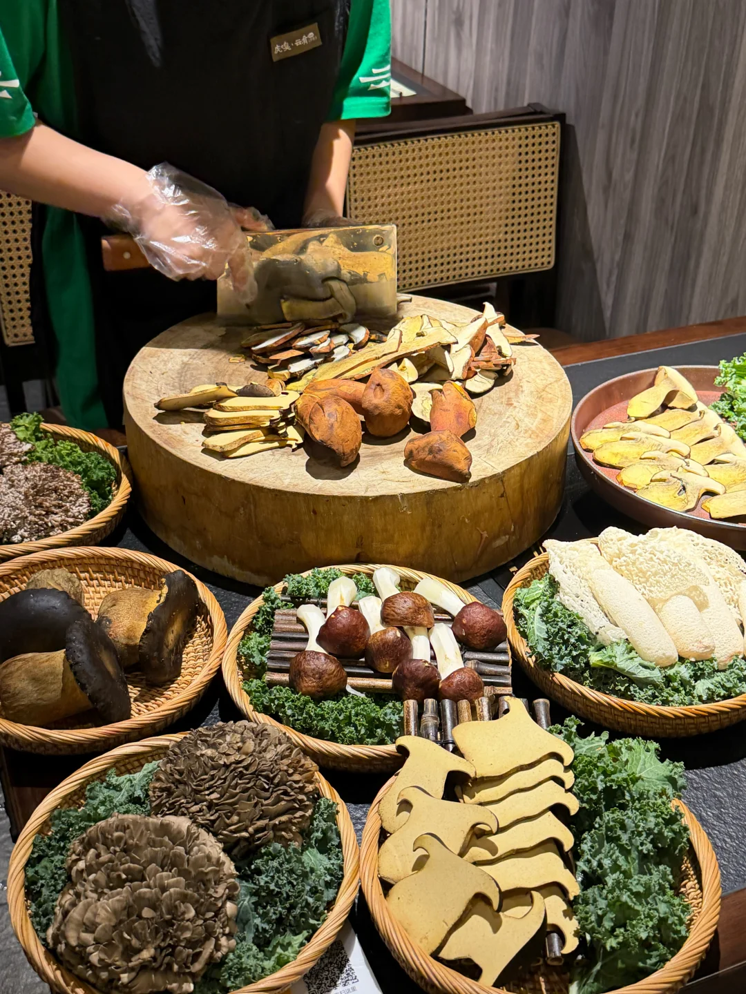 推荐你们来大学城都试试这个！！菌汤火锅！！