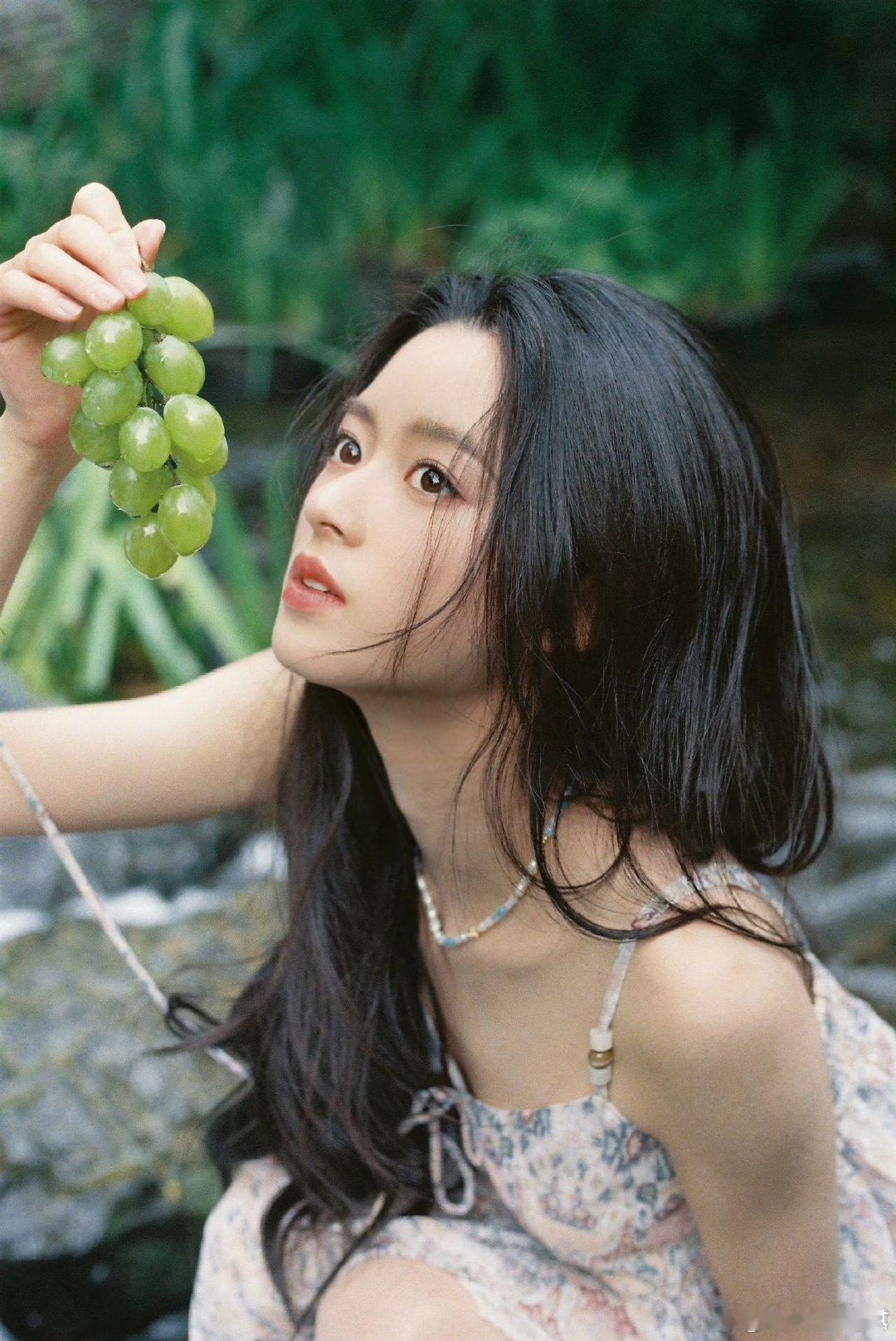 黄杨钿甜19岁生日照19岁的黄杨钿甜 黄杨钿甜19岁生日照，好美呀 