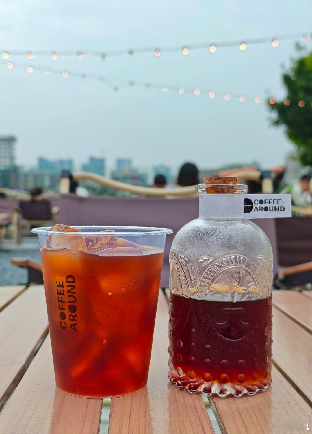 广州拍摄遇见本地老铁，说好的来广州就请我吃饭，看见我就跑了。喝咖啡都得自己自己找