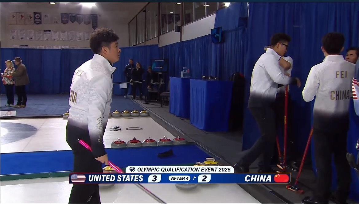 晓明这下真可以，一击打的可以没丢大分，只丢了一分目前男队2-3落后美国 