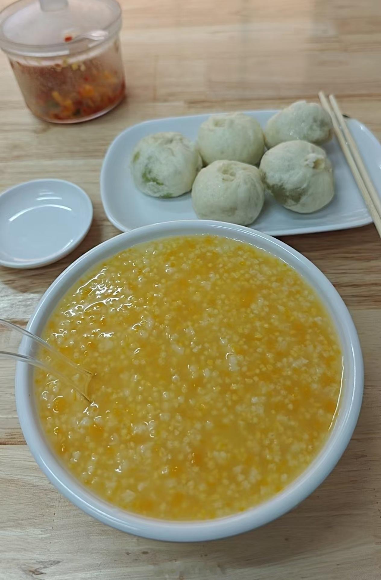 [无聊]明明今天是阴天，深圳也没出太阳，咋还这么闷热？ ​​​