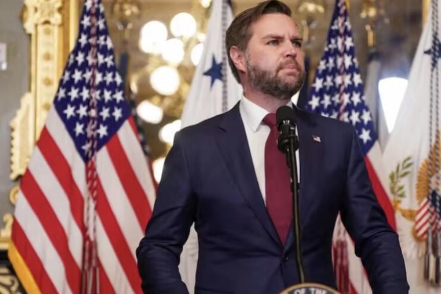 现在美国政坛最尴尬的人出现了，他不是特朗普，也不是美国国务卿卢比奥，而是美国副总