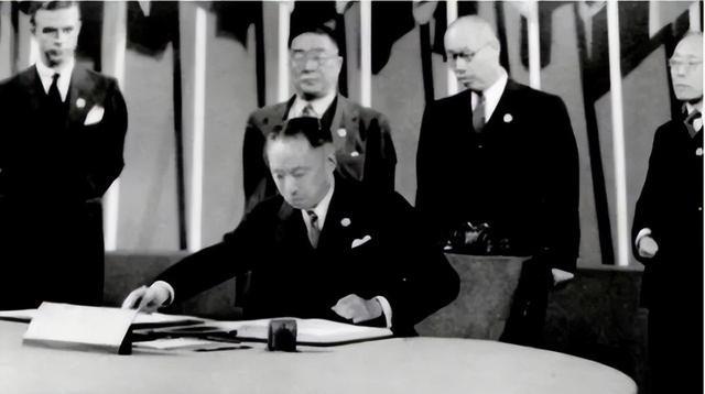 1972年，高层托人邀请定居美国的顾维钧先生回国看看，这个80多岁的老人却只淡淡