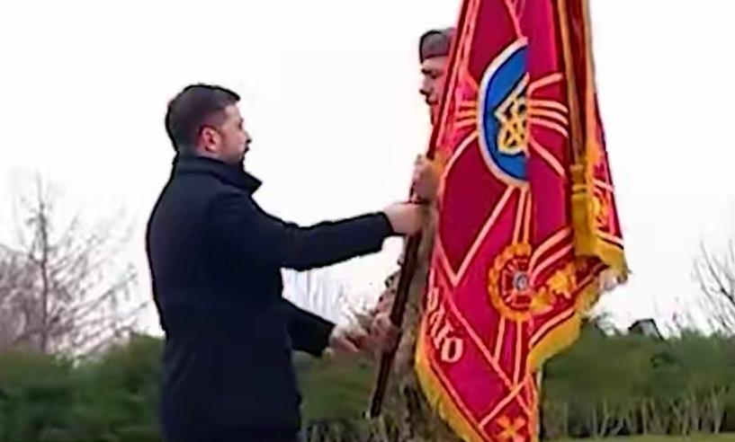 泽连斯基太自信了！他向美欧俄三方提要求，要求按照乌克兰的意思来推动俄乌冲突的停火