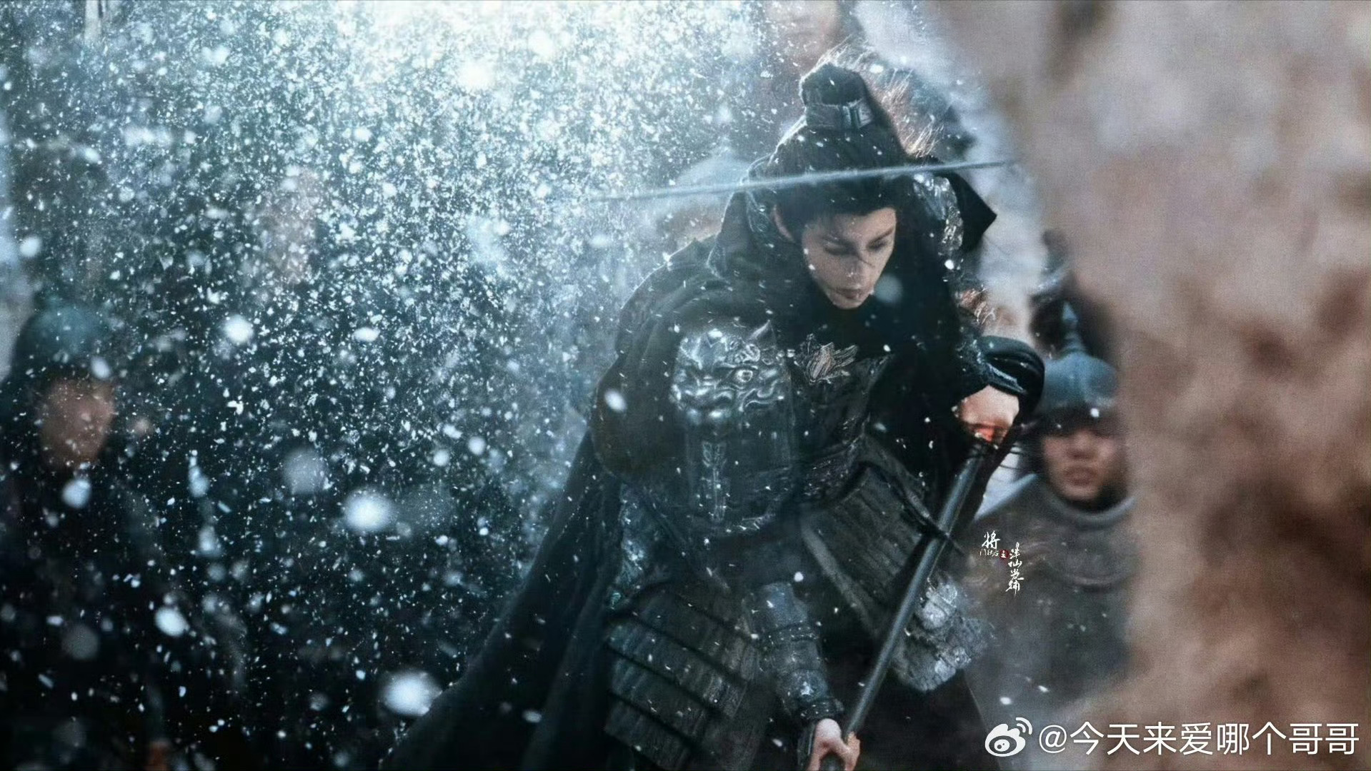 王鹤棣谢景行新路透，他的谢景行真的是少年将军，不是儒将的感觉 