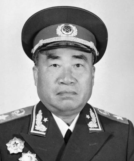 他当了 21 年元帅，却始终不领元帅军衔工资，去世后存折只有两万余元。
1955
