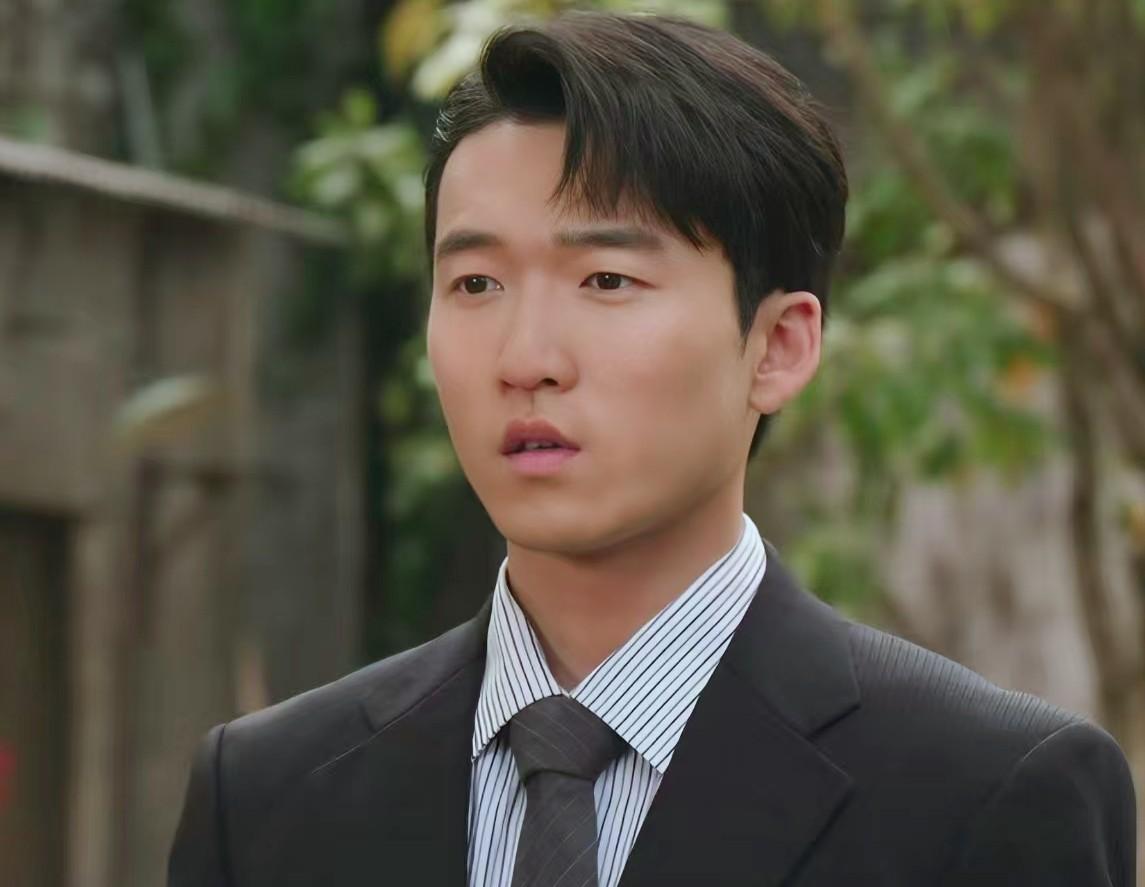 《我的山与海》：恕我直言，李行客的气质撑不起资本大鳄的人设！

李行客分两个阶段