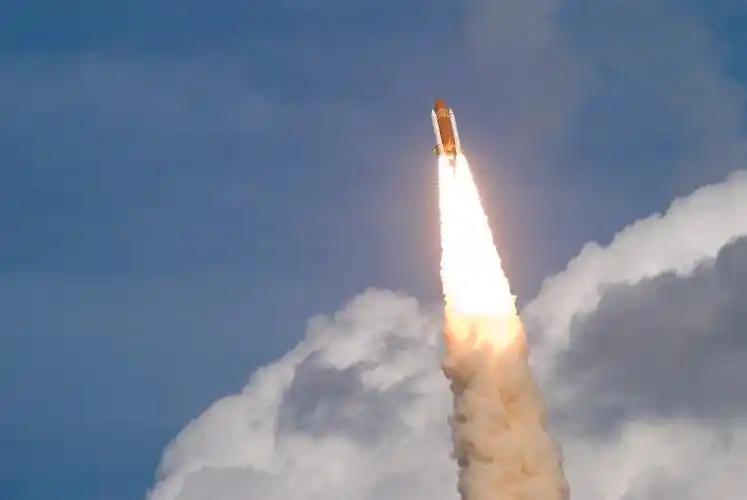 日本当地时间8月11日凌晨4：23， H3火箭发射成功，顺利将一颗重10800磅
