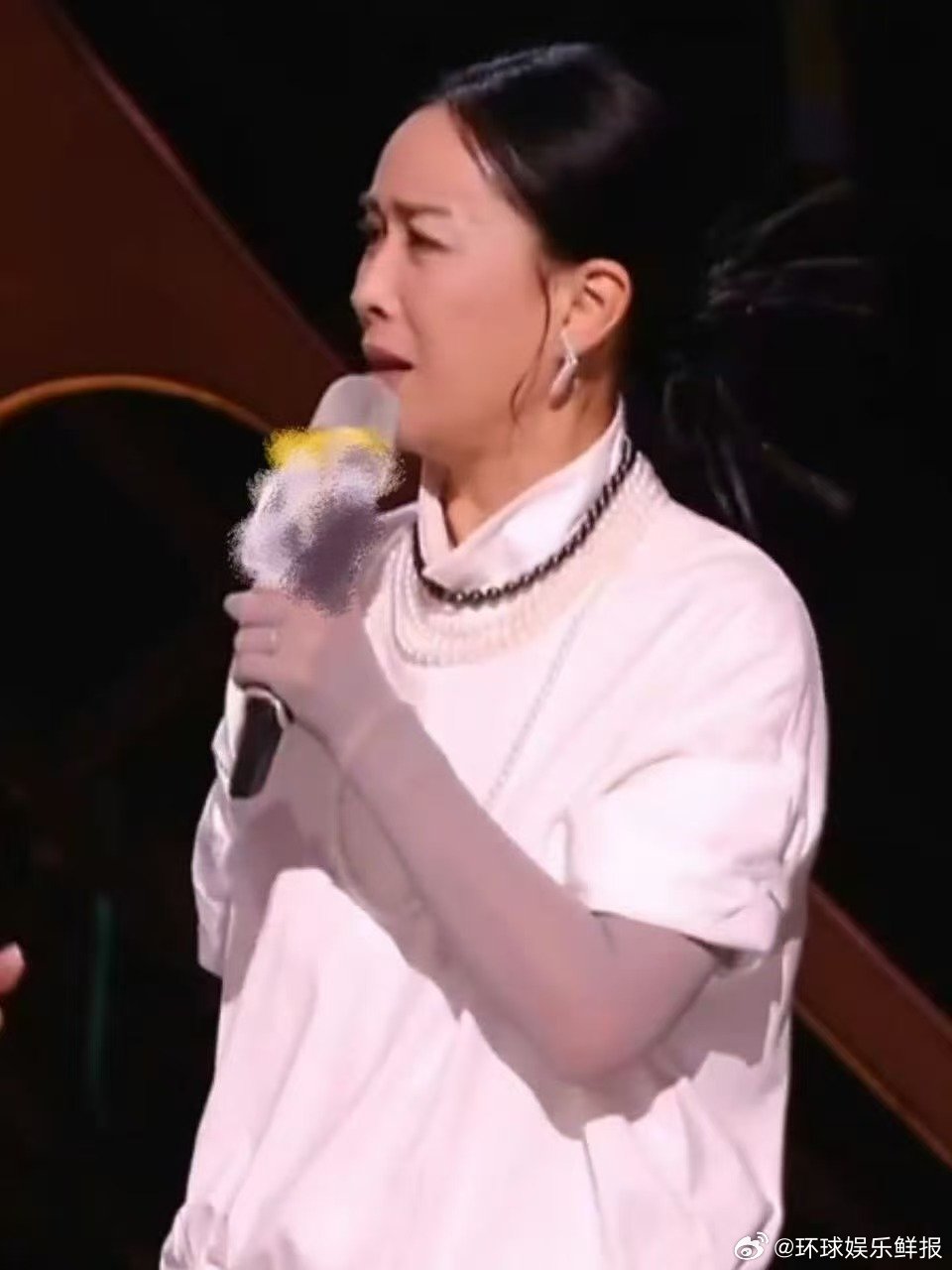 歌手2026歌手补位那英一边哭一边口出狂言 补位舞台惊喜又搞笑，那英边哭边语出惊