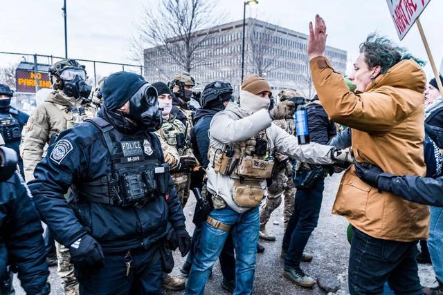 伊朗已非头号大敌，特朗普调转枪口，美国“内战”或进入倒计时
伊朗已非头号大敌，特