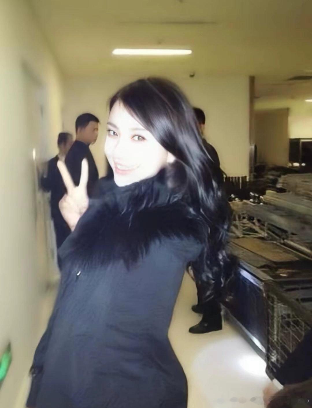 JYP女团成员Angelababyangelababy是艺名，以后请叫我们的杨颖
