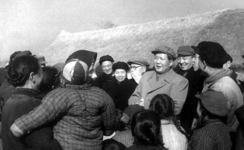 1949年鹿钟麟托人赠毛泽东战刀，毛得知后为何立即表示要亲自见他？
1924年1