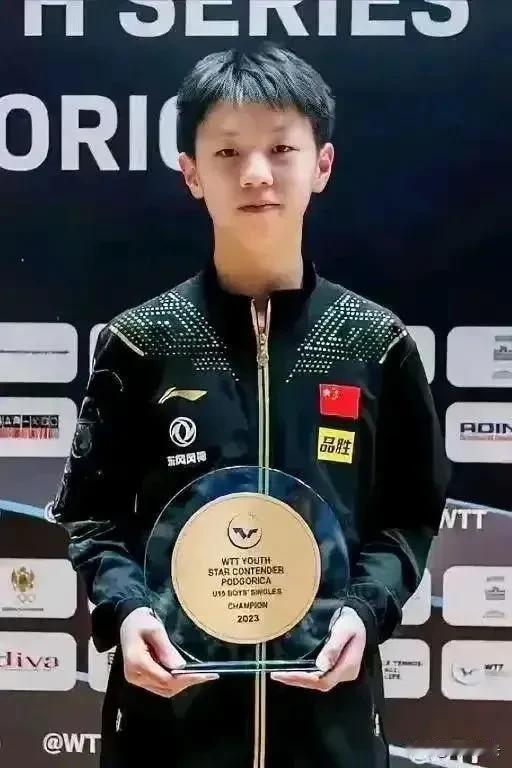 这个孙杨非游泳队孙杨，在国乒开始小有名气

近日，代替王楚钦出战全锦赛团体赛的孙