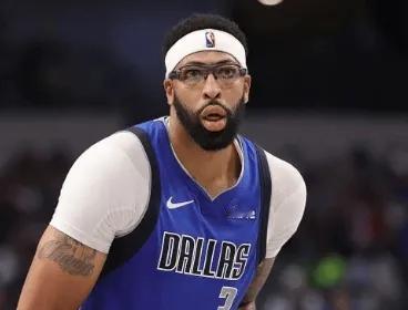 美记：戴维斯更倾向于留在达拉斯，并在今夏与球队完成续约。
什么鬼，就戴维斯这种玻