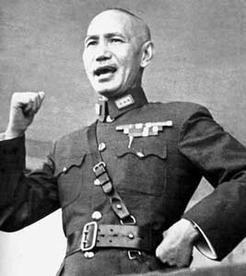 蒋介石的一生可谓波澜壮阔，一代枭雄，军阀思维，穷途末路，结局略显悲壮！
年轻时代