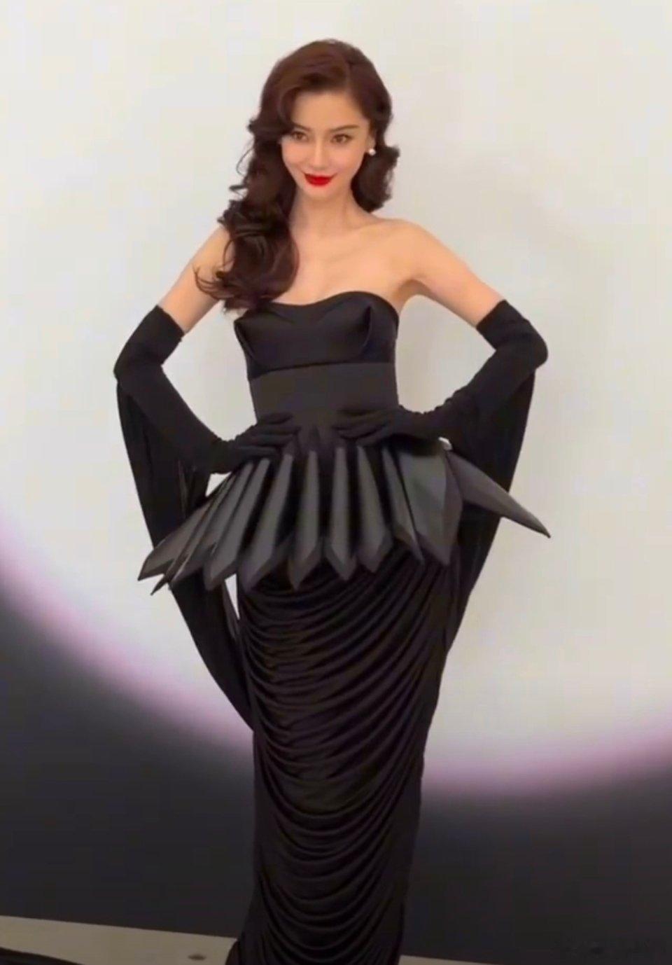 angelababy ｜杨颖 巴黎时装周第二场Robert Wun 高定数量再次