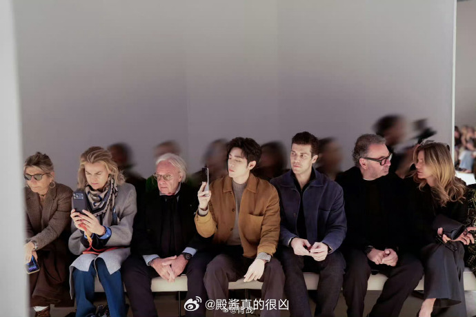 论全球影响力还得是巨星肖战新加坡时尚芭莎：2026年必看的名人代言活动，唯一上榜