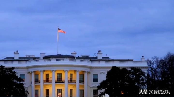 美国总统特朗普近期签署行政命令，宣布美国进入国家紧急状态。这一消息乍听之下令人心