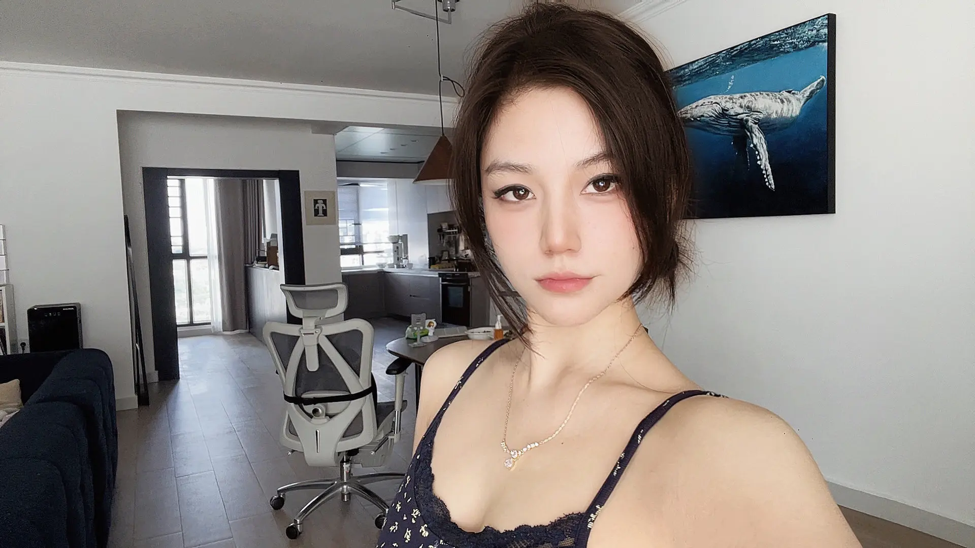 我存在 我感知 我承担 我创造 这是幸福。