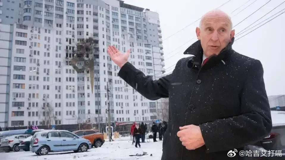 凤凰新闻【俄“榛树”导弹险些命中英国国防大臣？英媒还原惊险现场】当地时间1月9日