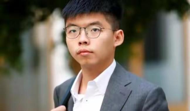 彻底没机会翻案！29岁黄之锋当庭认罪，一句Guilty，终结所有侥幸
 
这时候