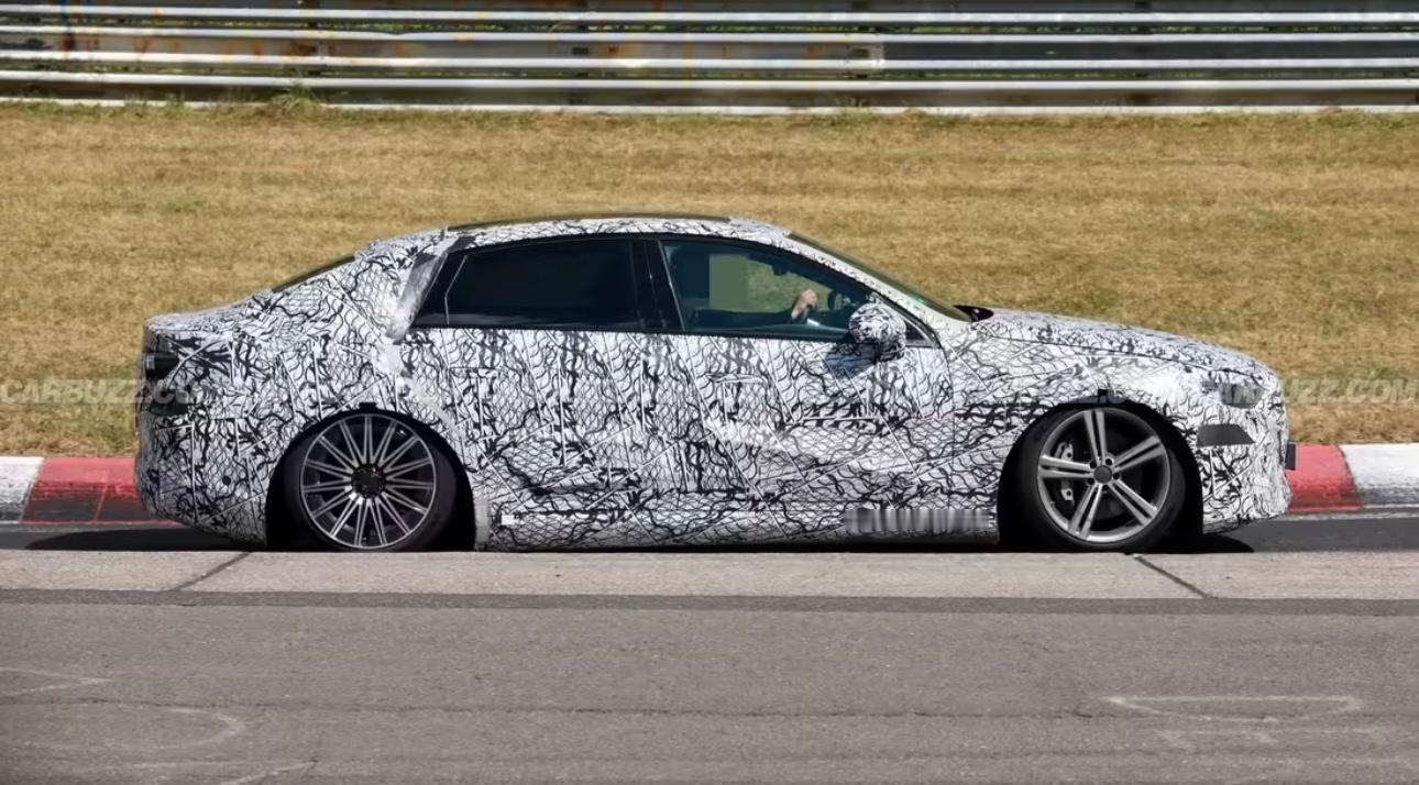 奔驰全新C级电动车型C - Class EQ谍照94.5千瓦时电池，WLTP标准