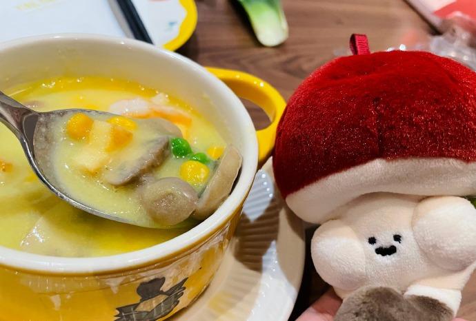 被玉米大人暗算，为什么汤里有蘑菇啊玉米大人
谁能一年吃九次海德林给我把调查员围裙