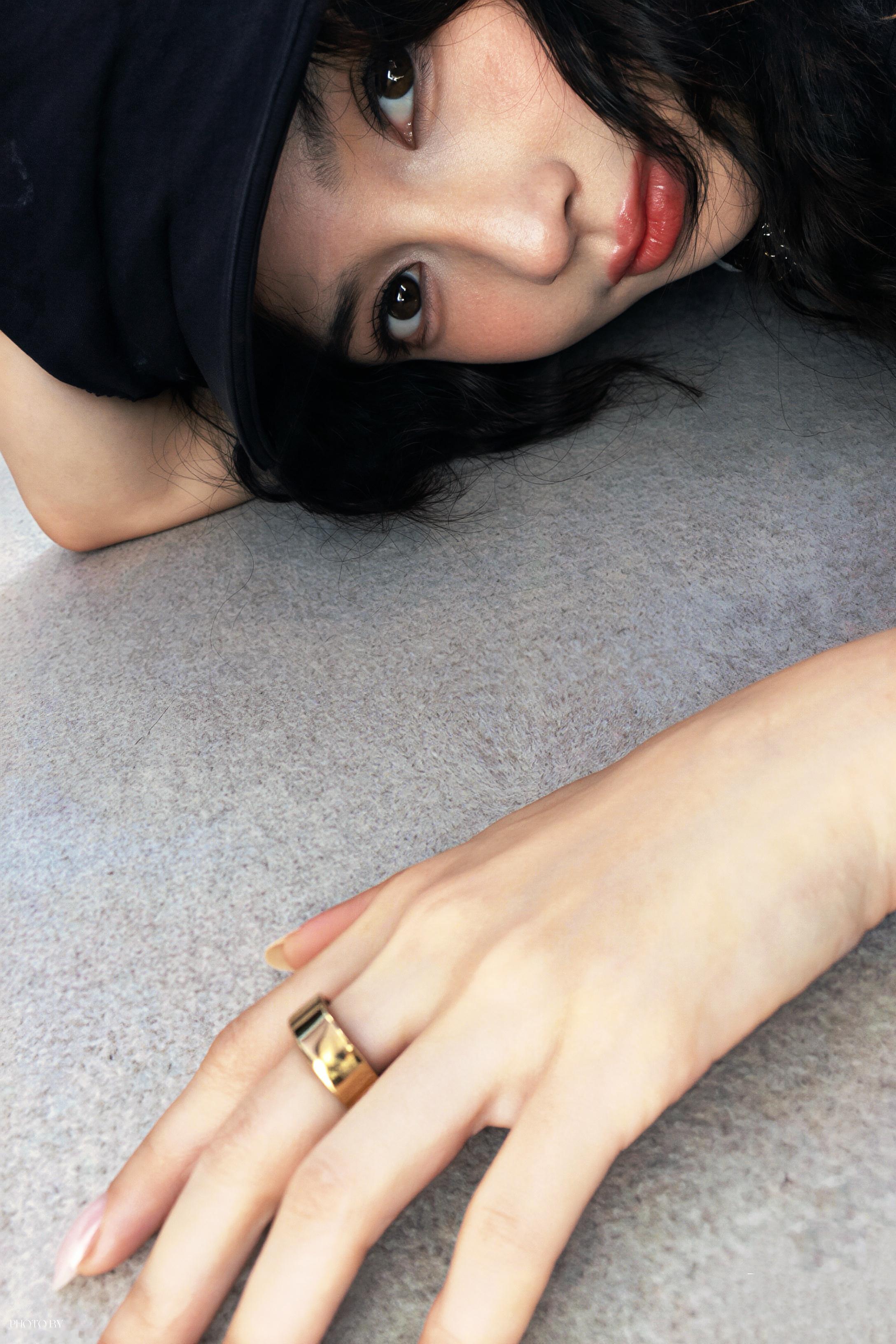 温俊给Angelababy拍的VOGUE大片 有人懂p5嘛[舔屏][舔屏][舔屏