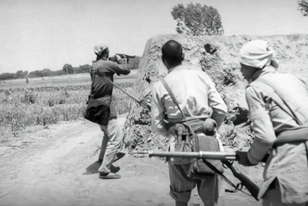 1943年5月，因为掩护队友突围，便衣队队长师富昌被30多名日军包围。在这紧要关