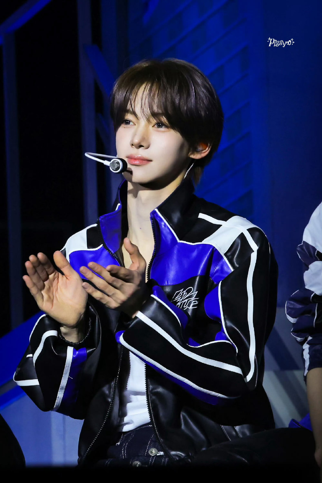 韩振咆哮镜头韩振咆哮直拍帅得超过了，我反复循环！ 