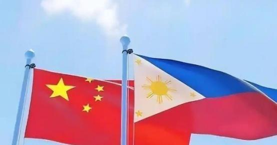 一位美籍华人发文表示：中国不要高看自己，连菲律宾这种小国都敢针对你们，而你们只能