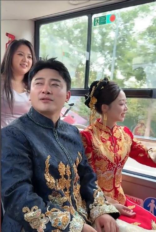齐如意大婚新郎的眼神里没爱意，伴娘跪着和她说话，给合作的演员都送了请柬，结果没一