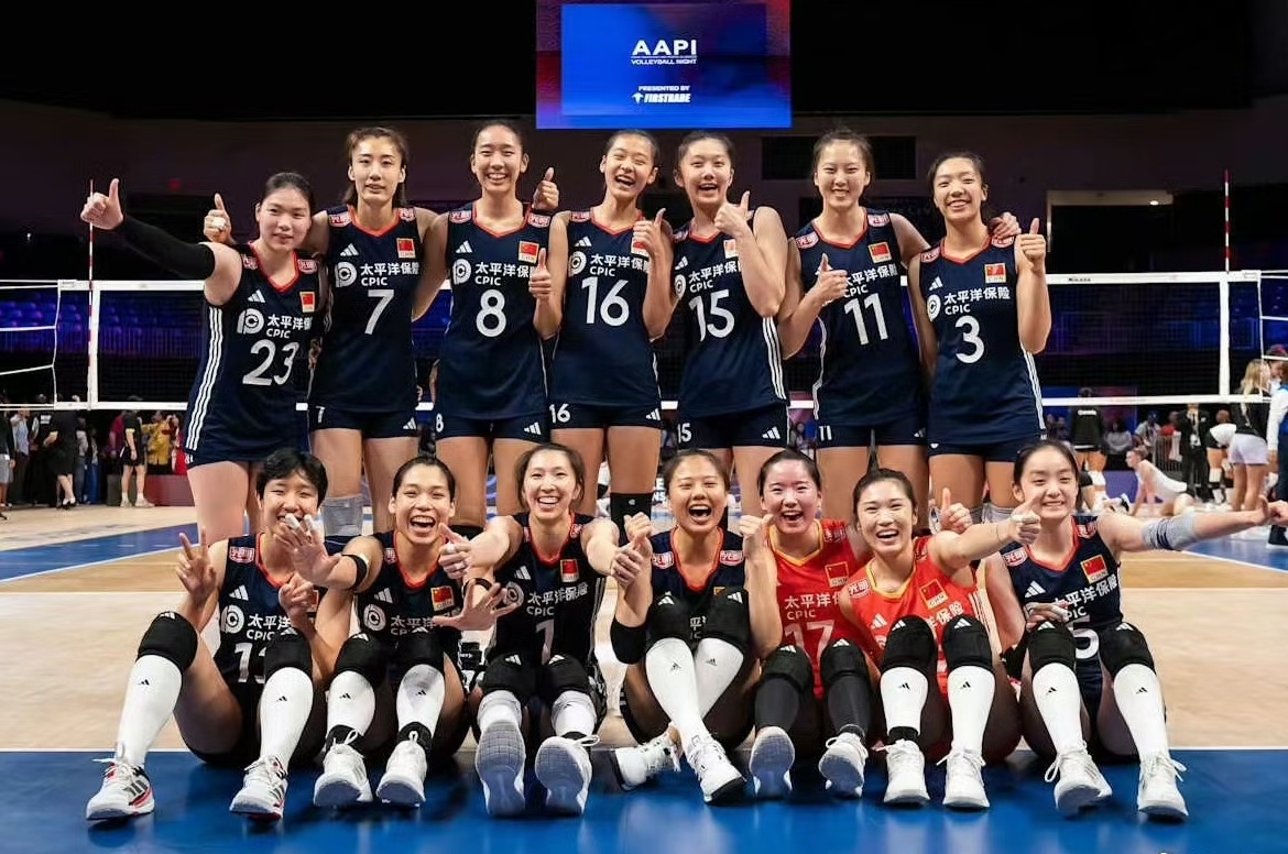 【今球讲】中国女排3比2逆转美国中国女排连续两场大逆转 问题还有很多，但没辜负努