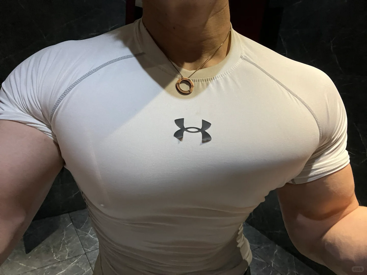 实况 白色高弹安德玛肌肉小哥回归