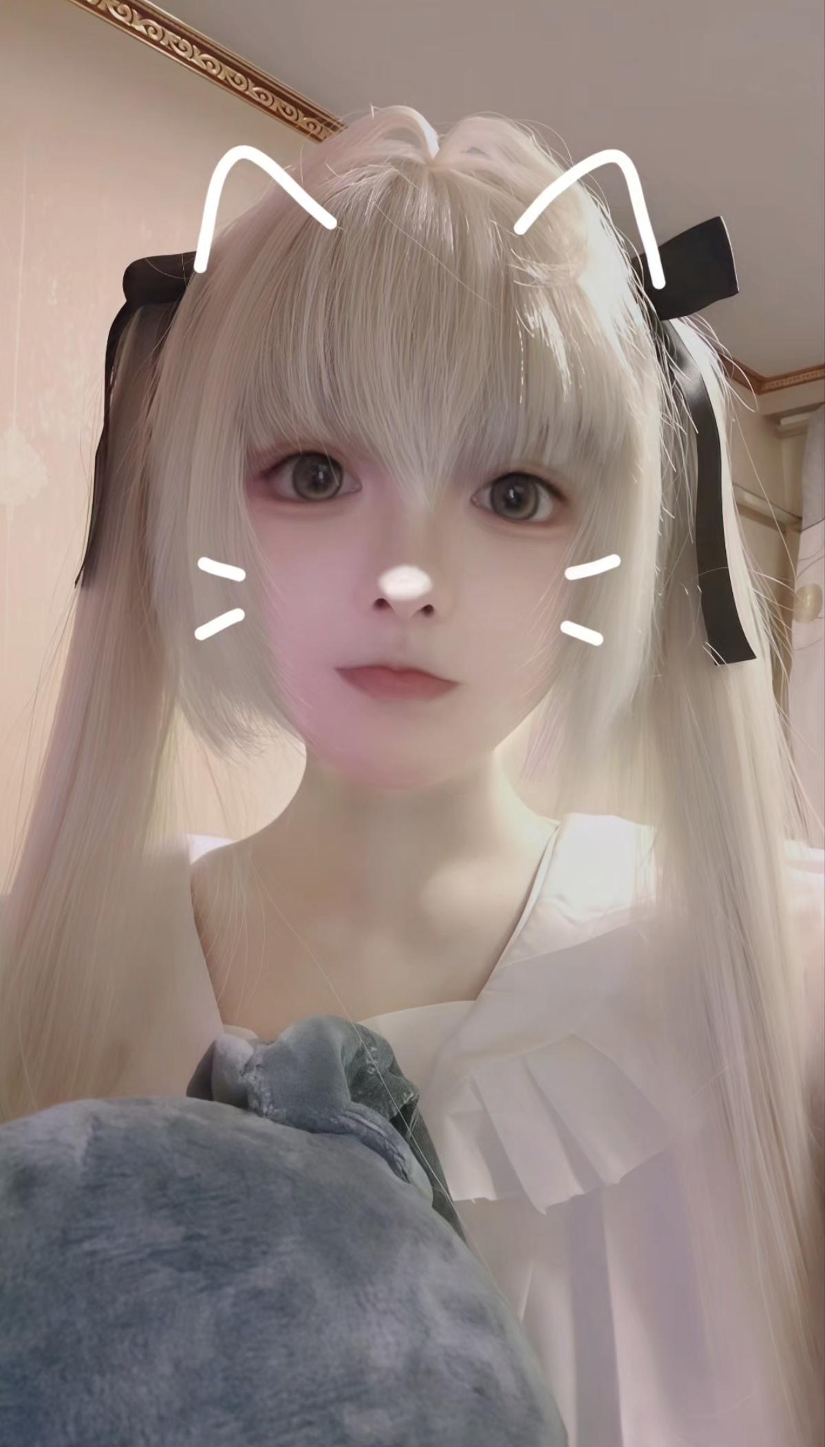 神临。出的是幼年穹妹