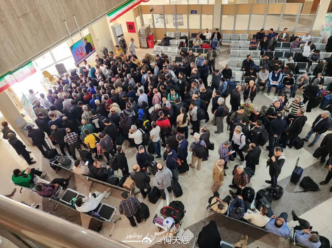 昨天清晨美国对伊朗的卡尔格岛发动了袭击。尽管特朗普发出了登陆占领该岛的威胁，但今